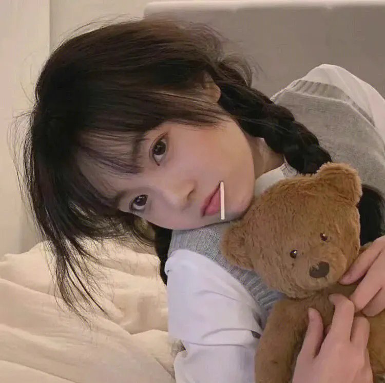 玉湖裸女